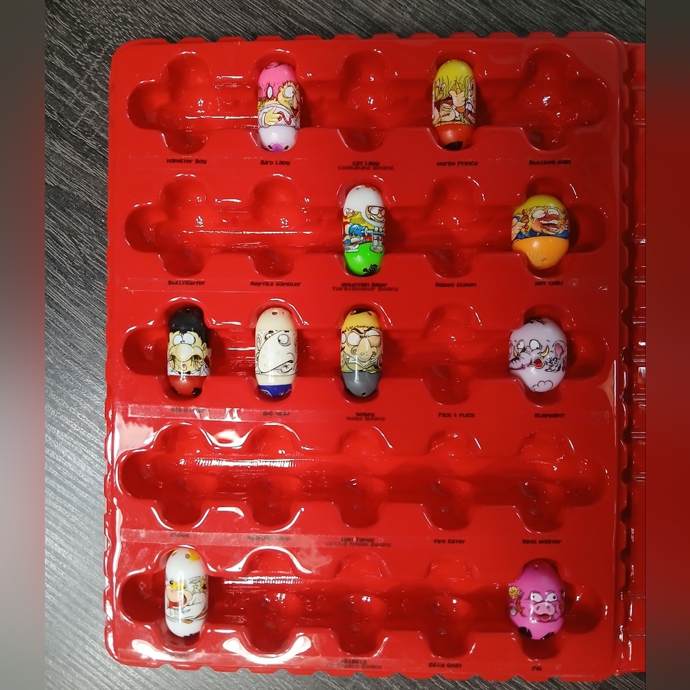 2010 Mighty Beanz Series 2 with 43 Beanz in Red Collector Cases - Picture 4 of 8